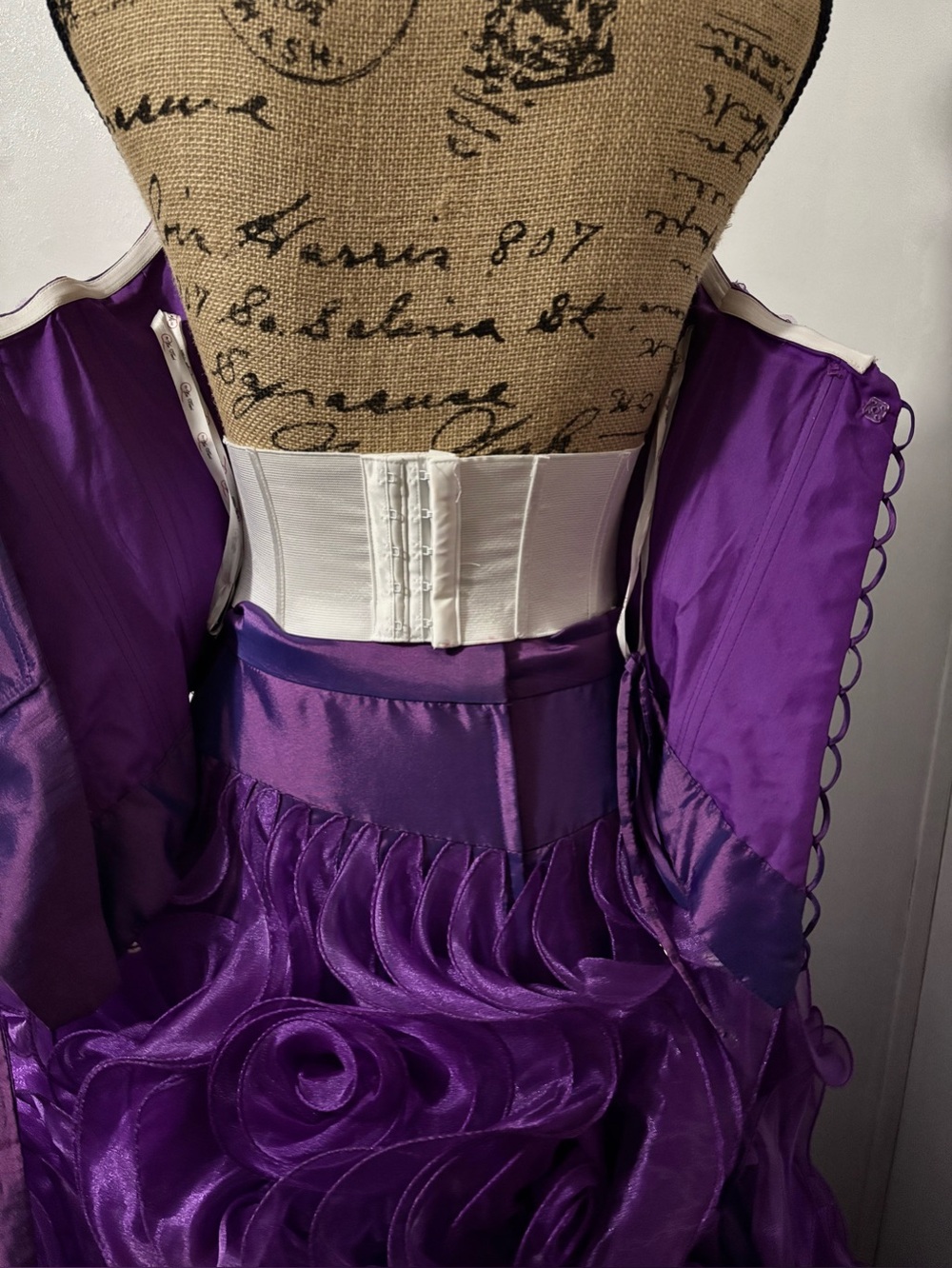 Q By Da Vincy Quinceañera Style Dress Size 8 - Picture 9 of 13